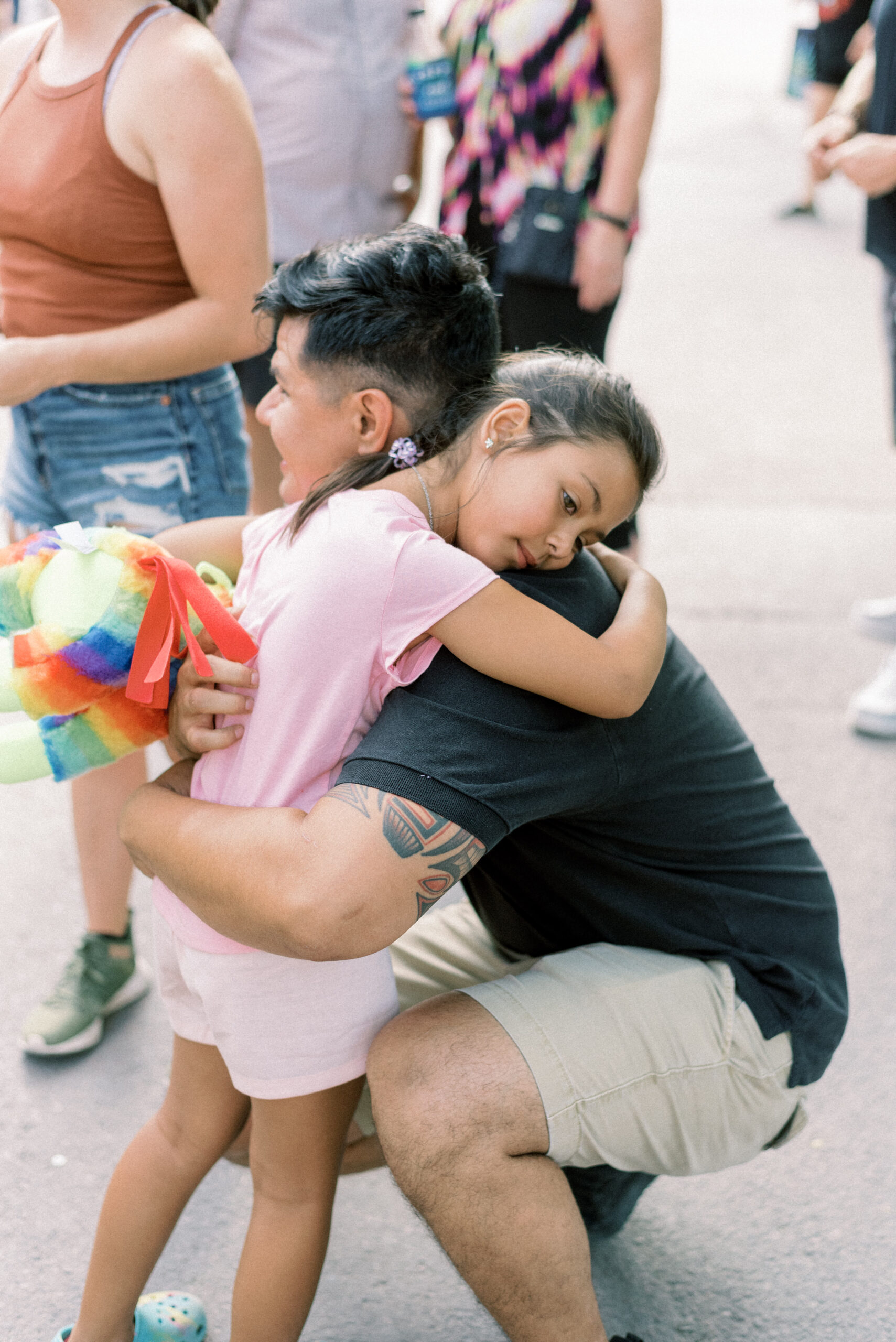 Maryland photographer captures girl hugging man after proposal