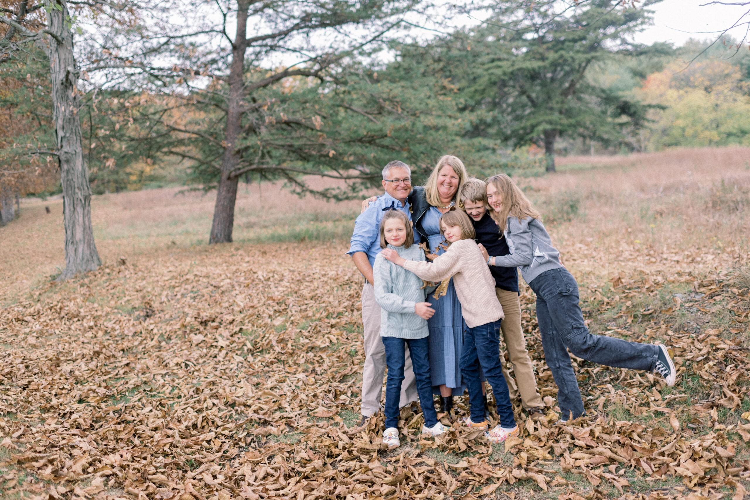 Pennsylvania photographer captures family playing in leaves together