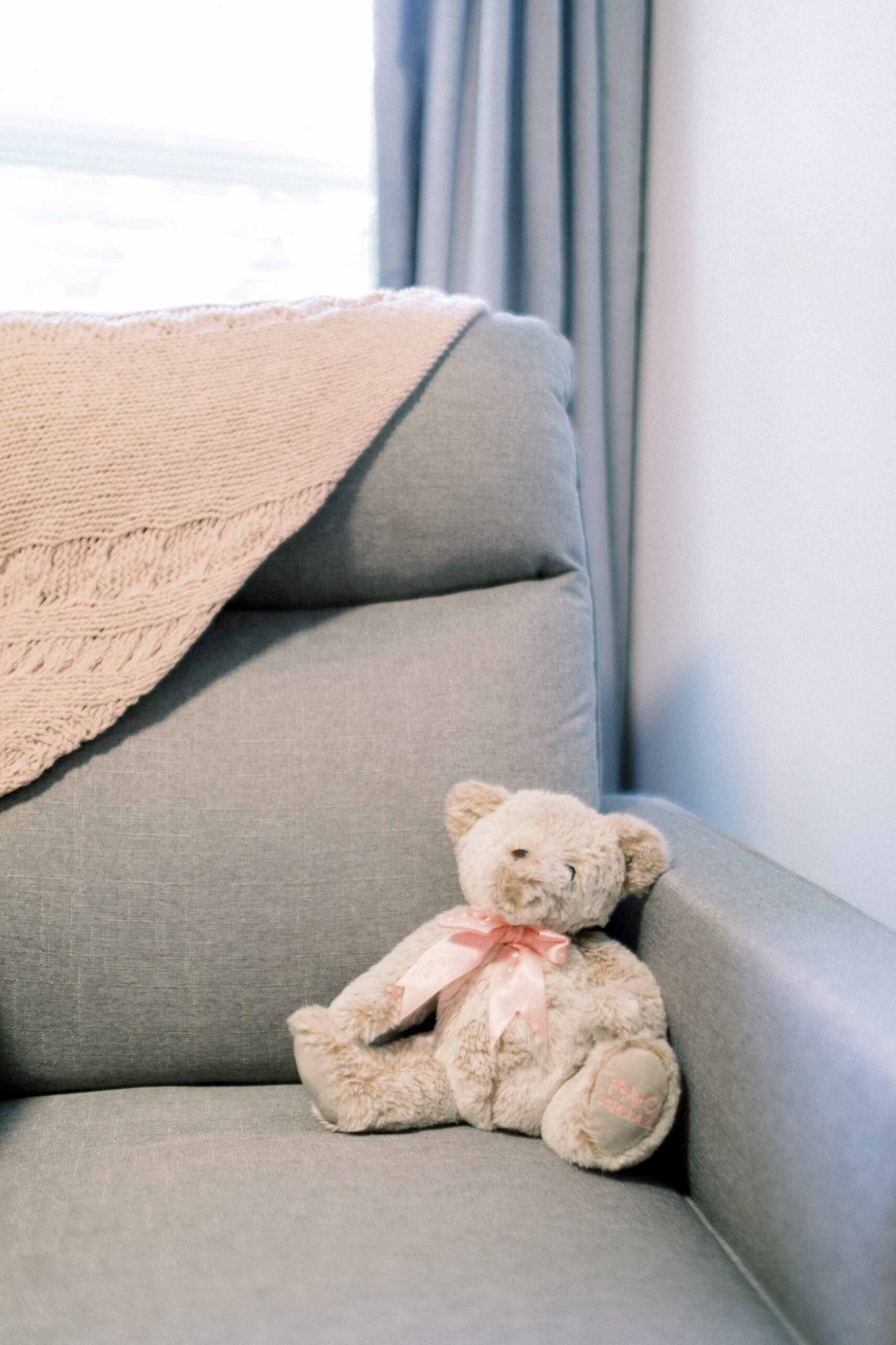 Maryland photographer captures teddy bear on chair