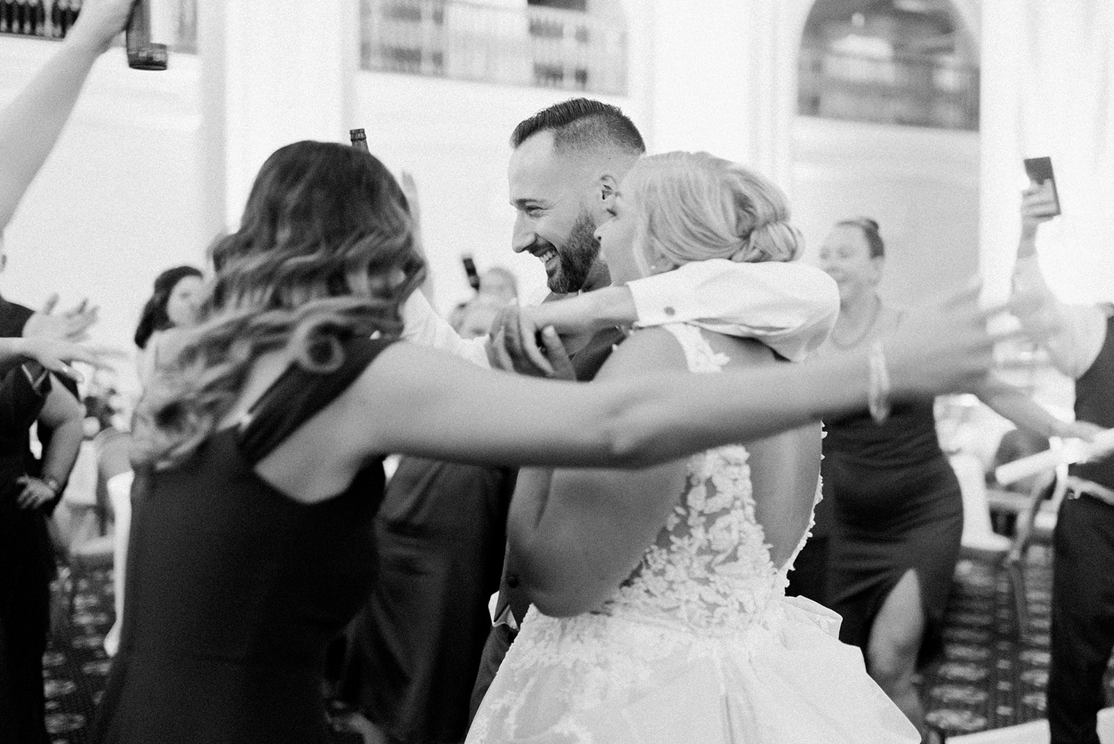 Pennsylvania wedding photographer captures couple celebrating with friends and family