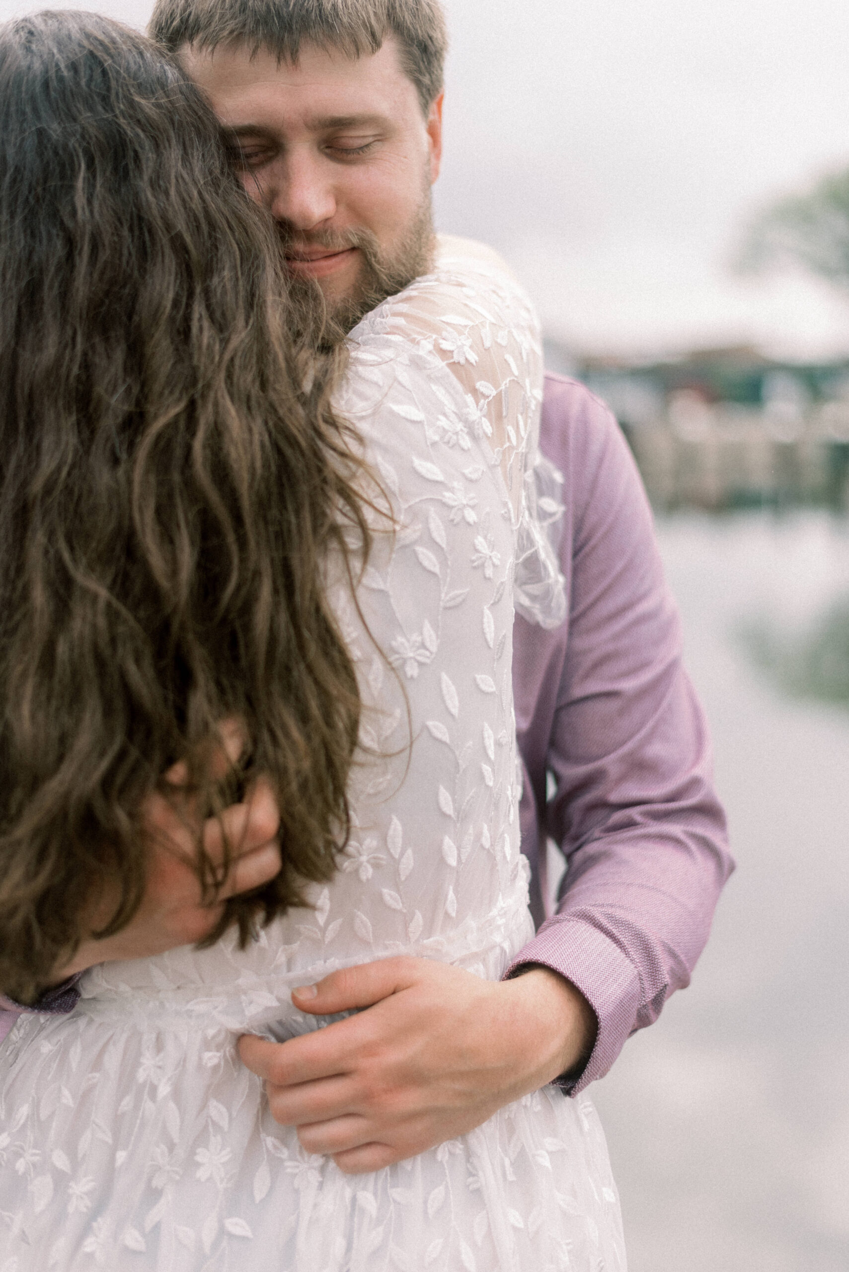 Pennsylvania wedding photographer captures man hugging woman