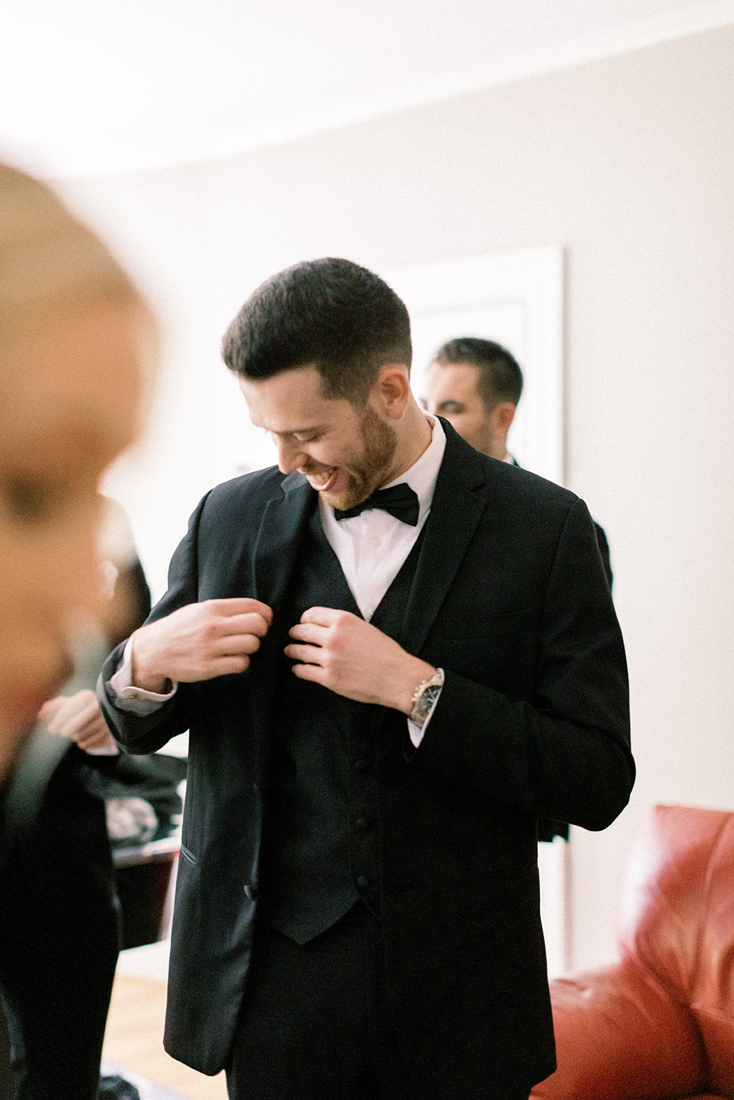 Pennsylvania wedding photographer captures groom getting ready for wedding day