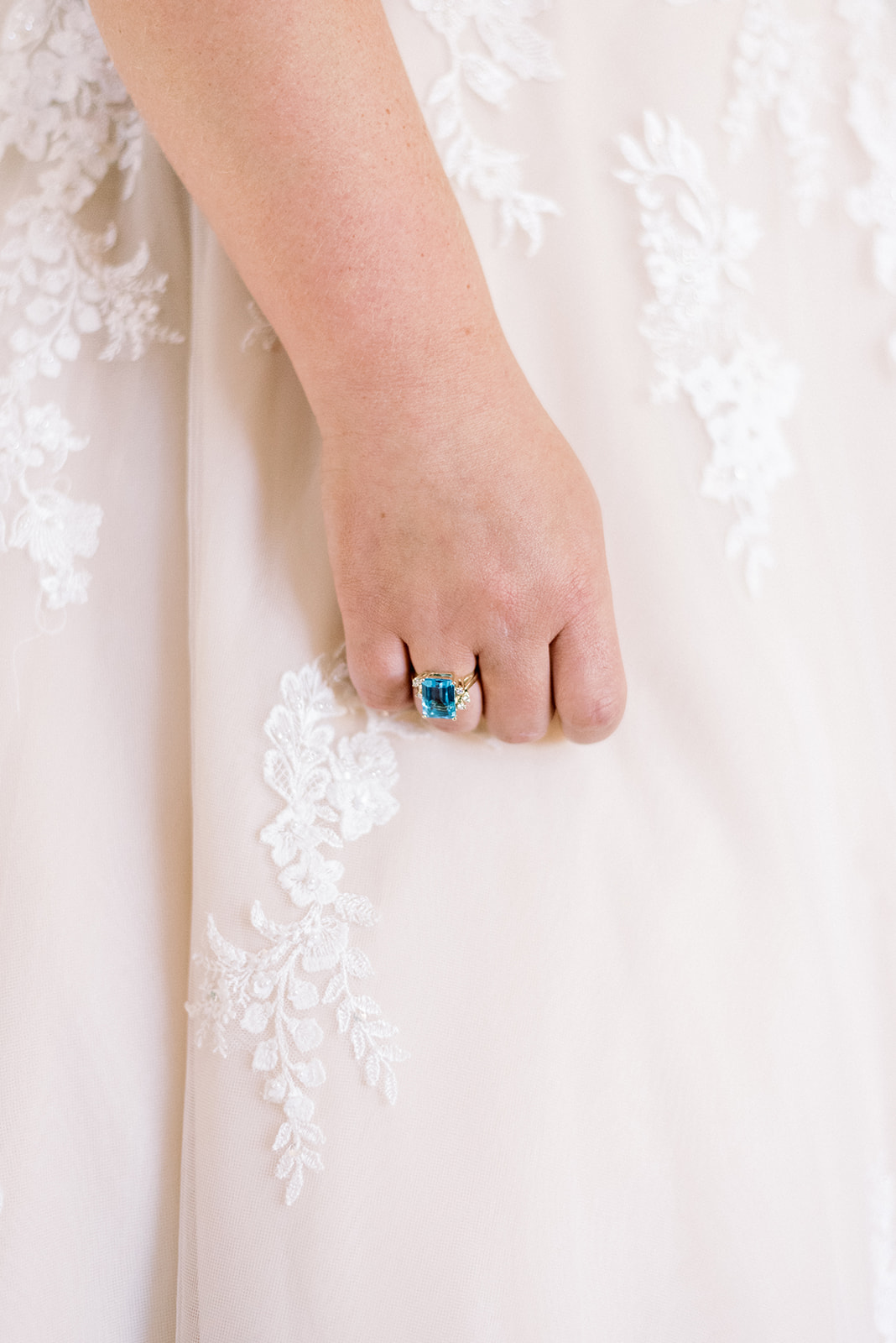 Pennsylvania wedding photographer captures bride's hand with ring on it