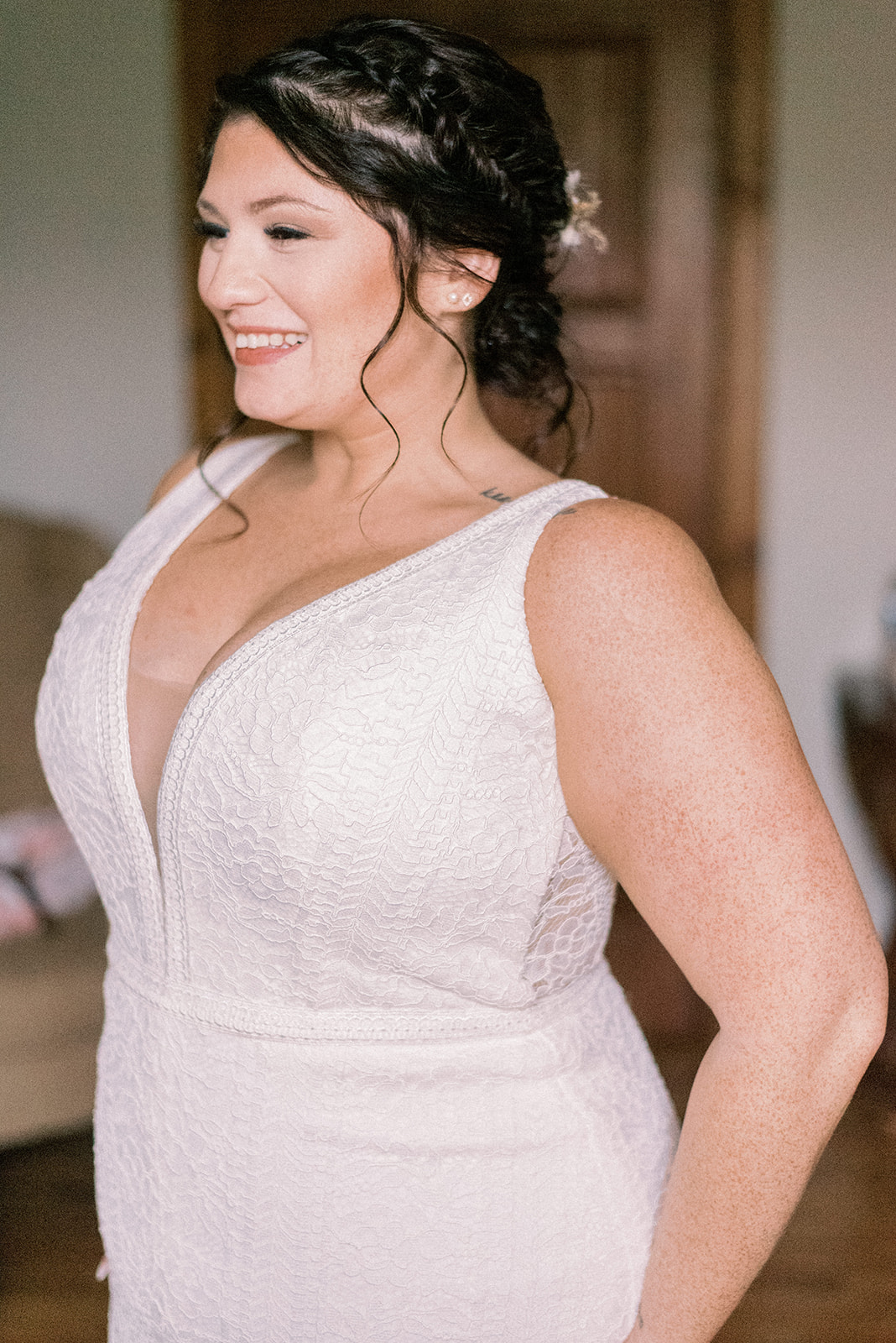 Pennsylvania wedding photographer captures bride smiling while wearing wedding dress