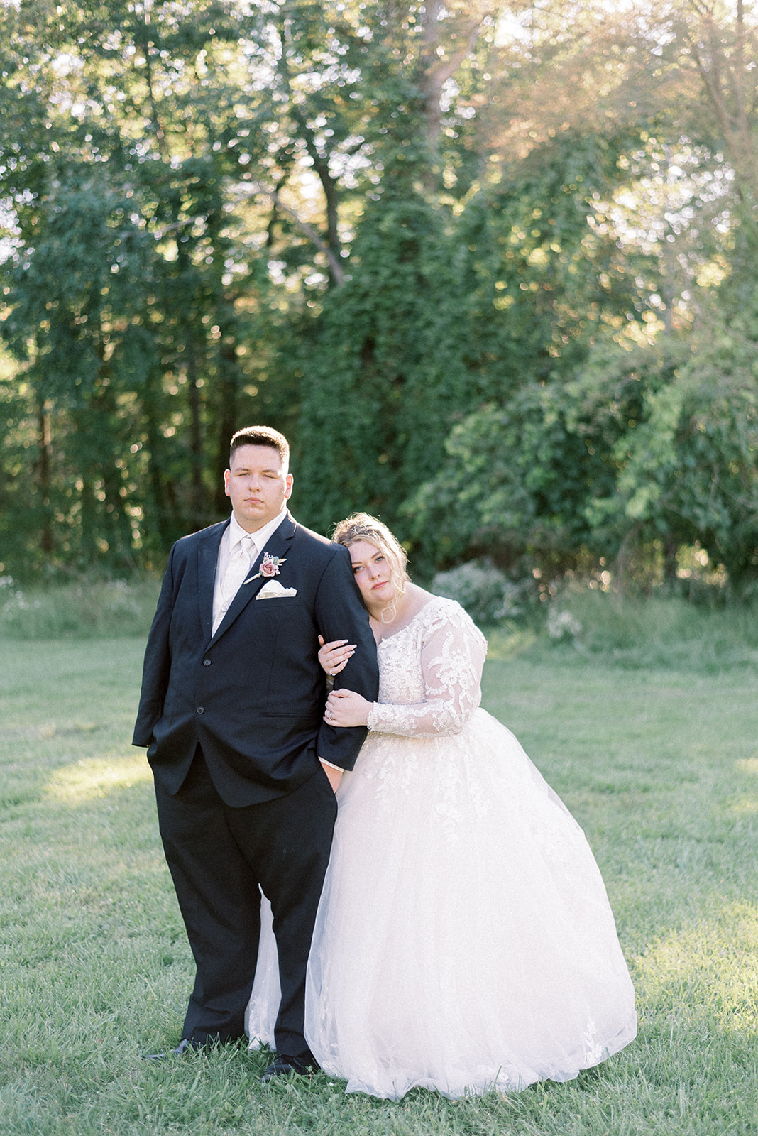 Pennsylvania wedding photographer captures bride leaning on groom's arm