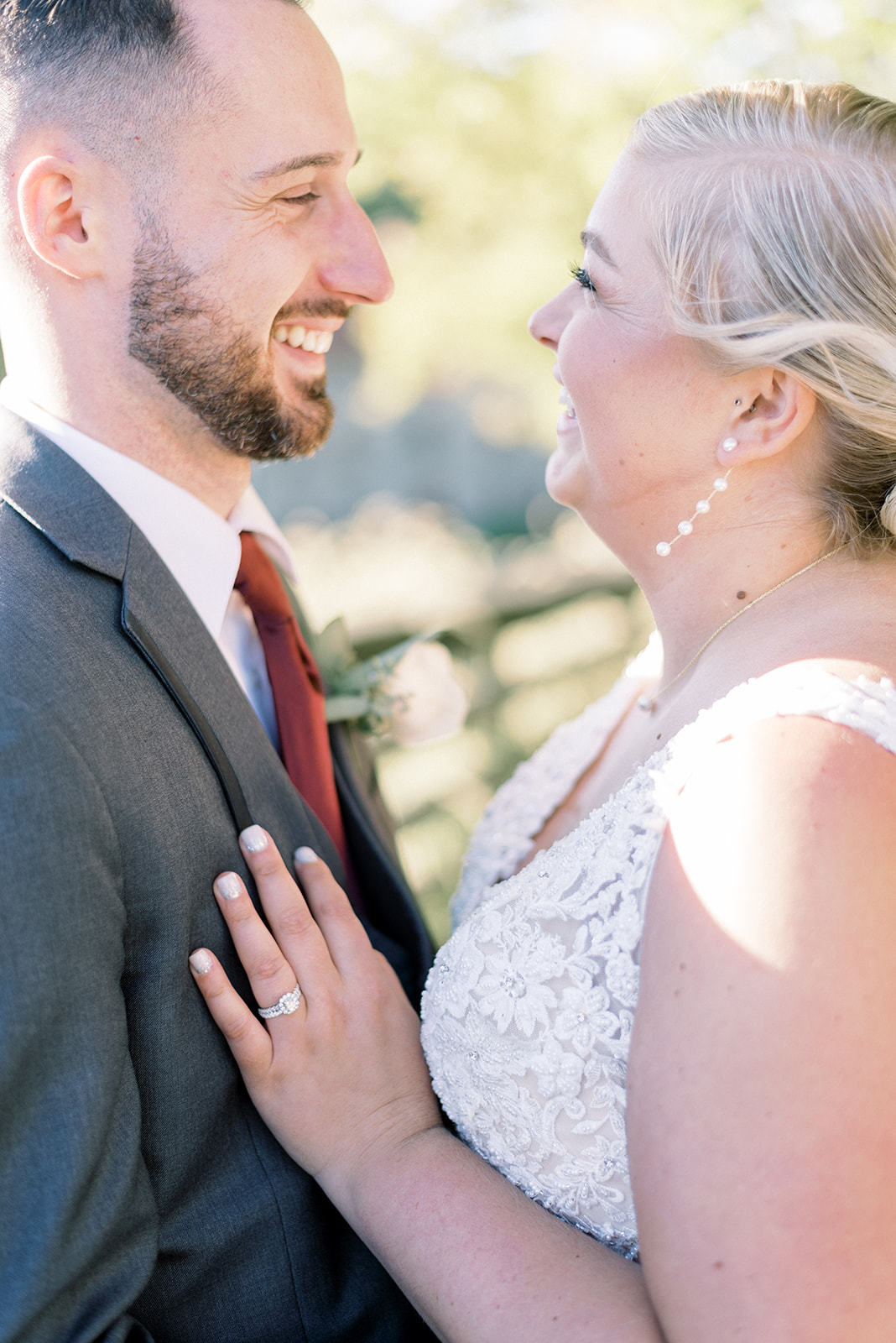 Pennsylvania wedding photographer captures bride and groom embracing
