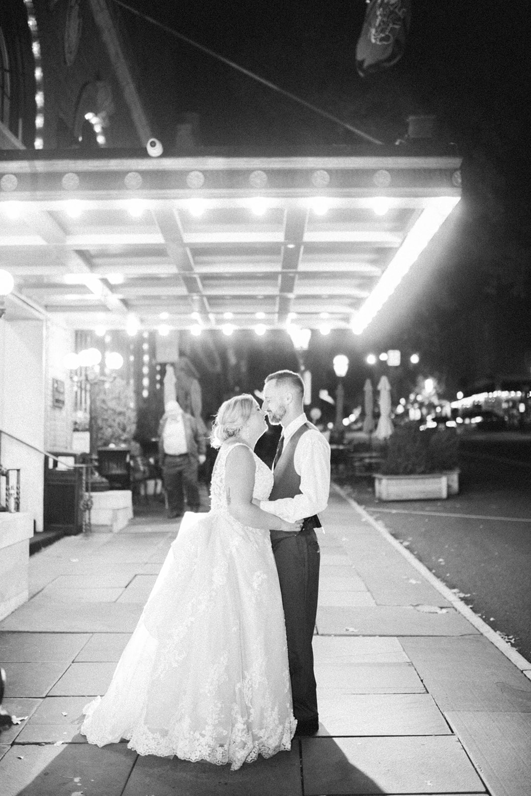 Pennsylvania wedding photographer captures black and white portrait of couple kissing