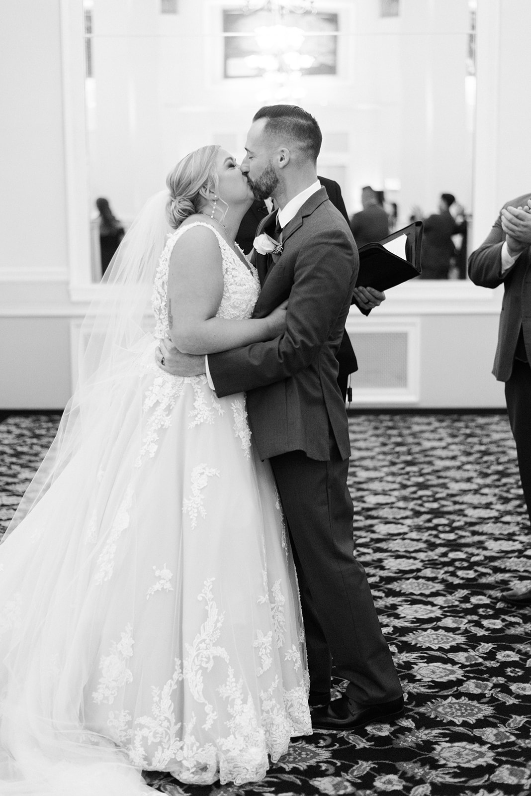 Pennsylvania wedding photographer captures bride kissing groom