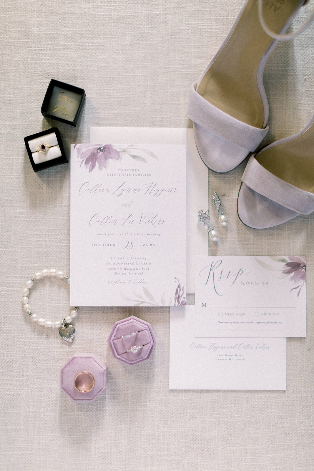 Pennsylvania wedding photographer captures wedding details with invitations and shoes