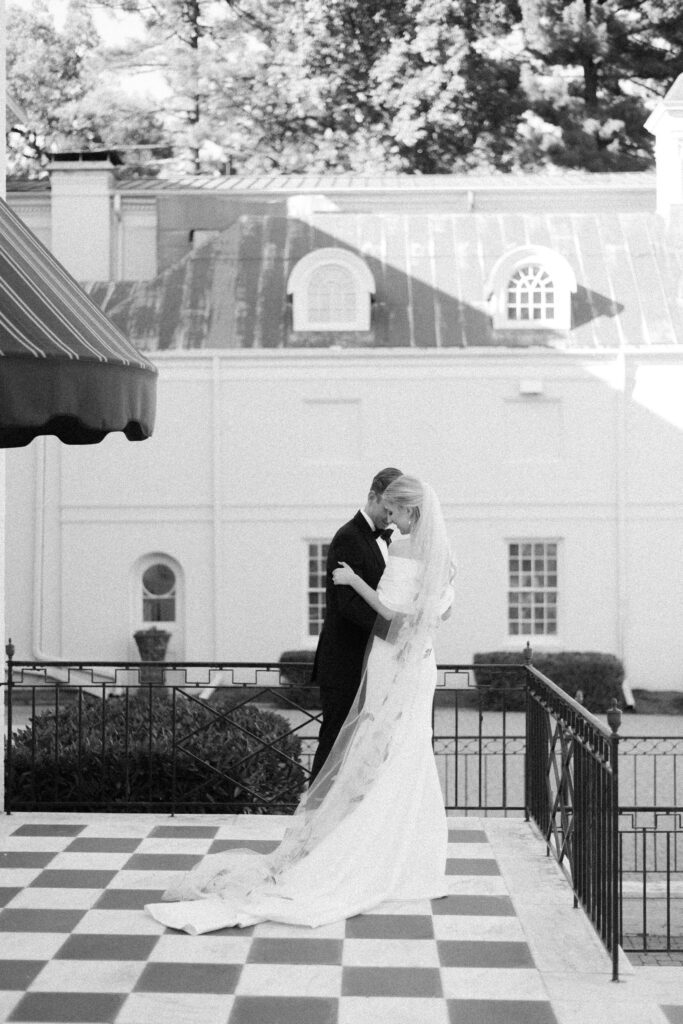 5 Things You Should Know Before Booking Your Wedding Photographer